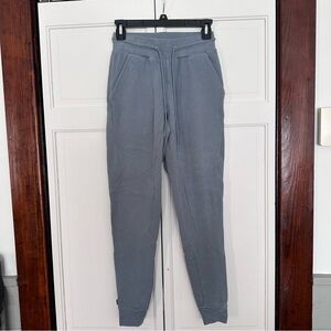 Alphalete women’s Dusty blue jogger sweatpants size S